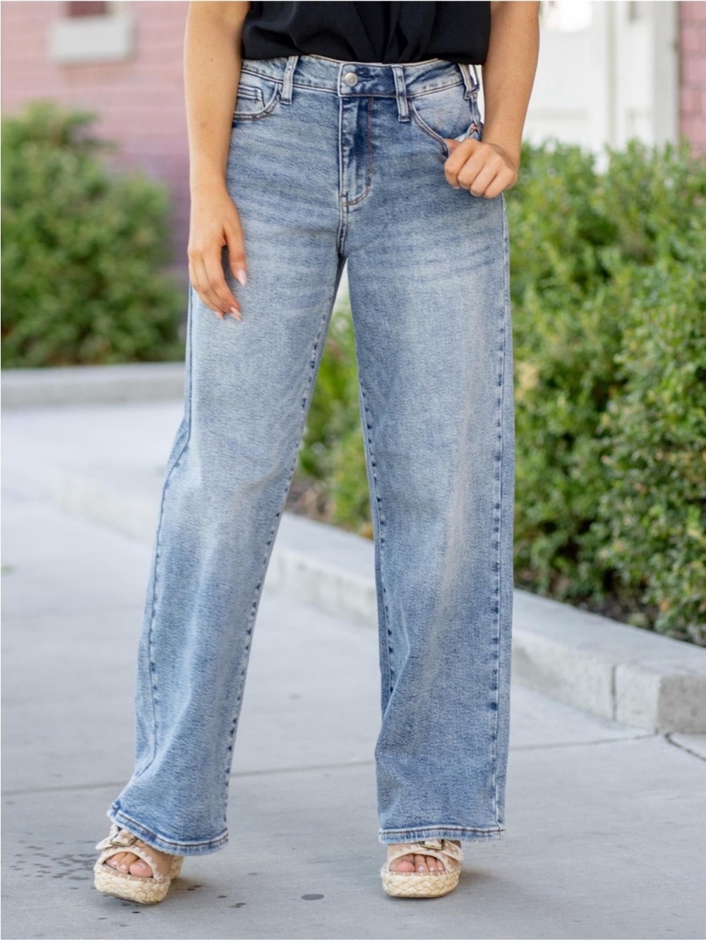 Judy Blue Light Wash Wide Leg Jeans